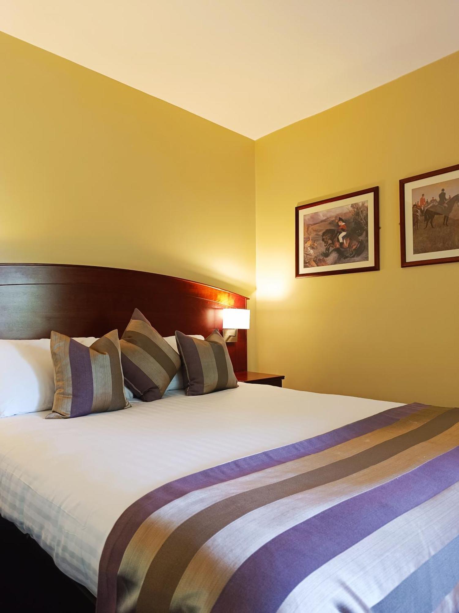 Aherlow House Hotel & Lodges エクステリア 写真