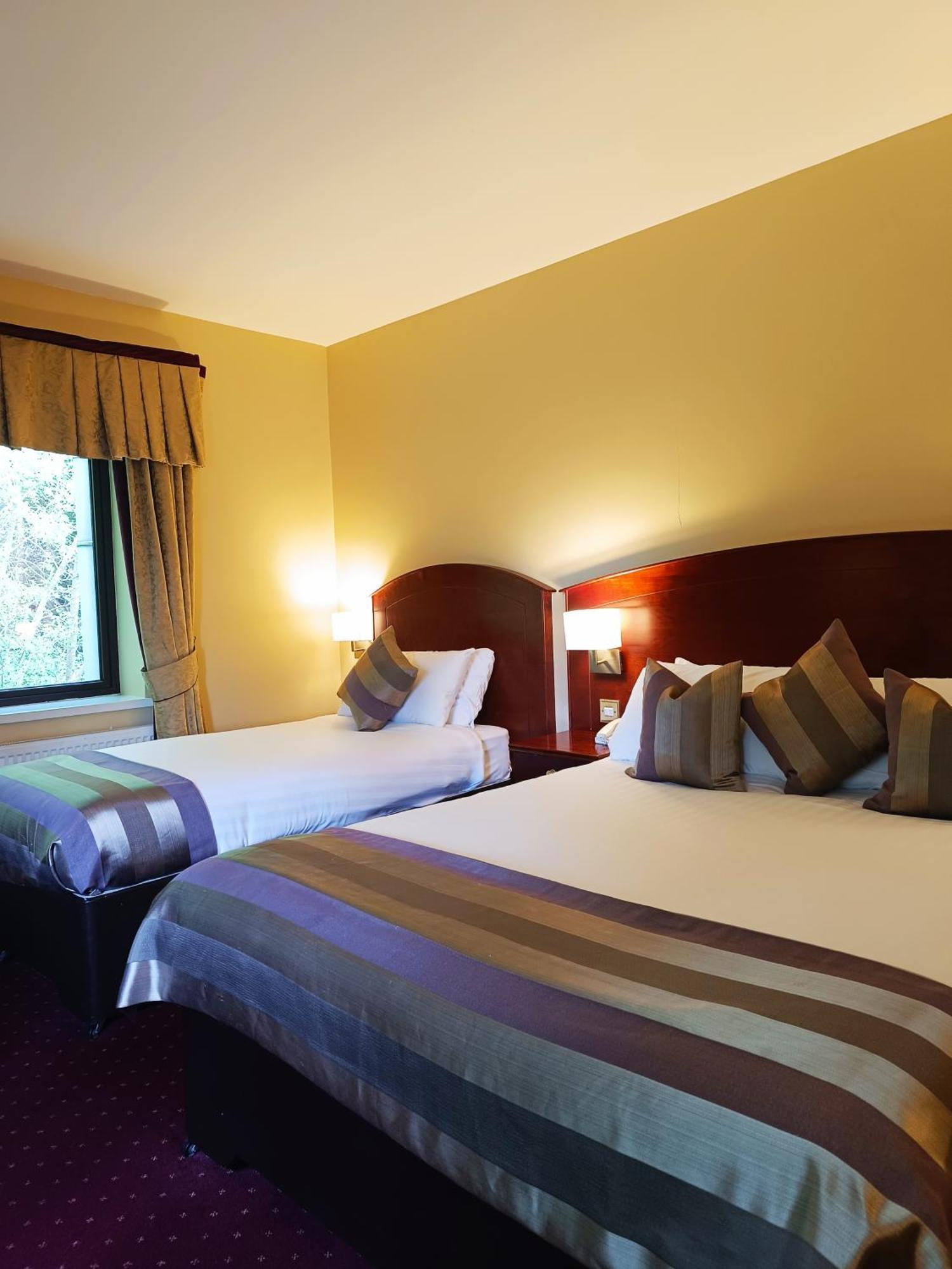 Aherlow House Hotel & Lodges エクステリア 写真